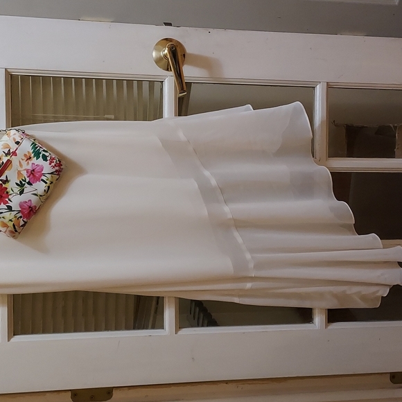 Off White/White Formal Dress (purse sold  separately) - Picture 3 of 6